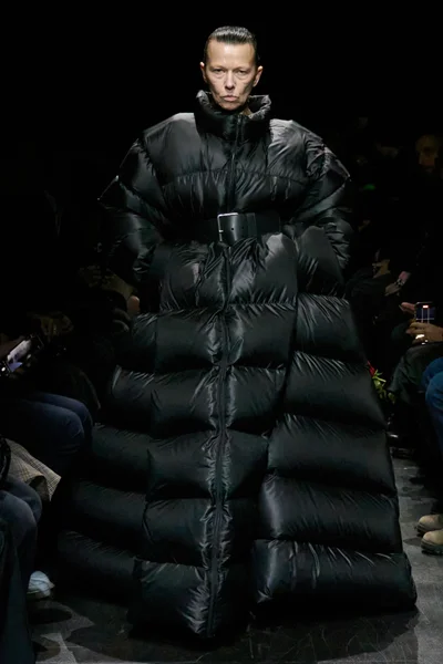 Look 80